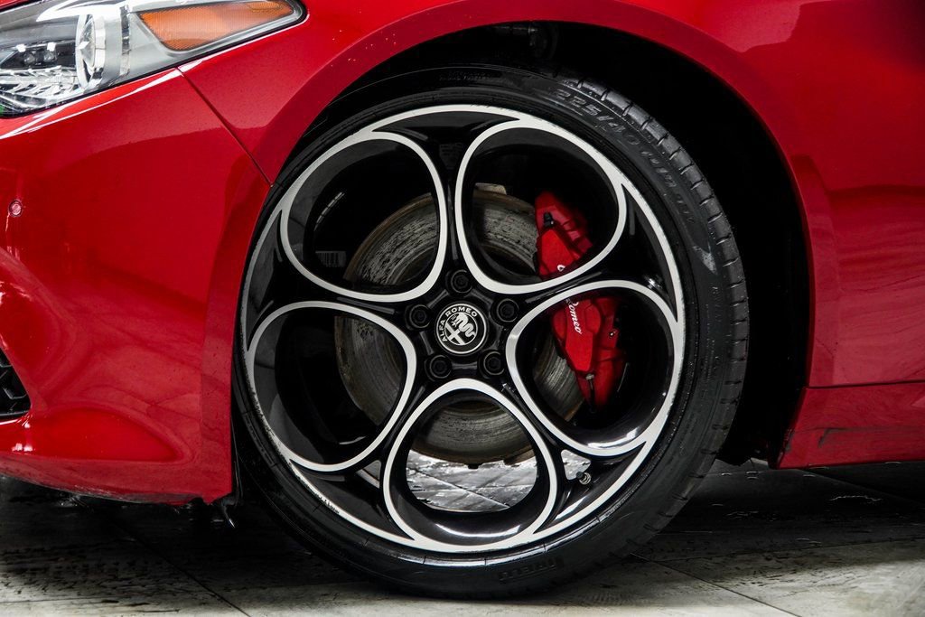 Used 2023 Alfa Romeo Giulia Veloce image 6