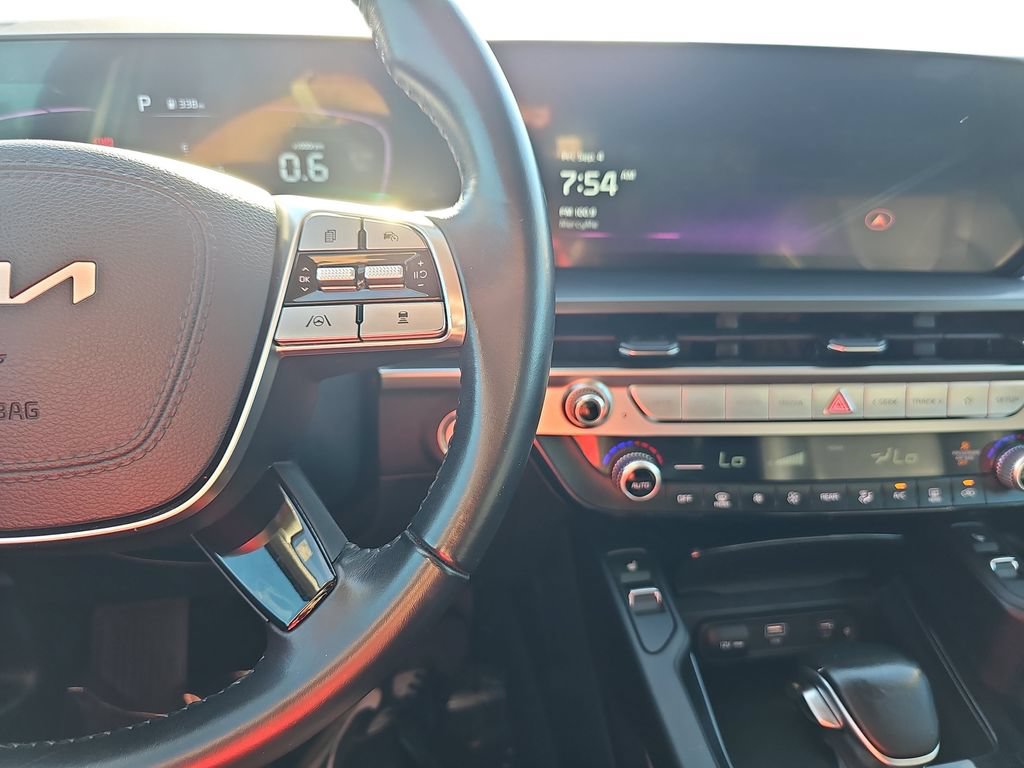 Used 2025 Kia Telluride S FWD image 18