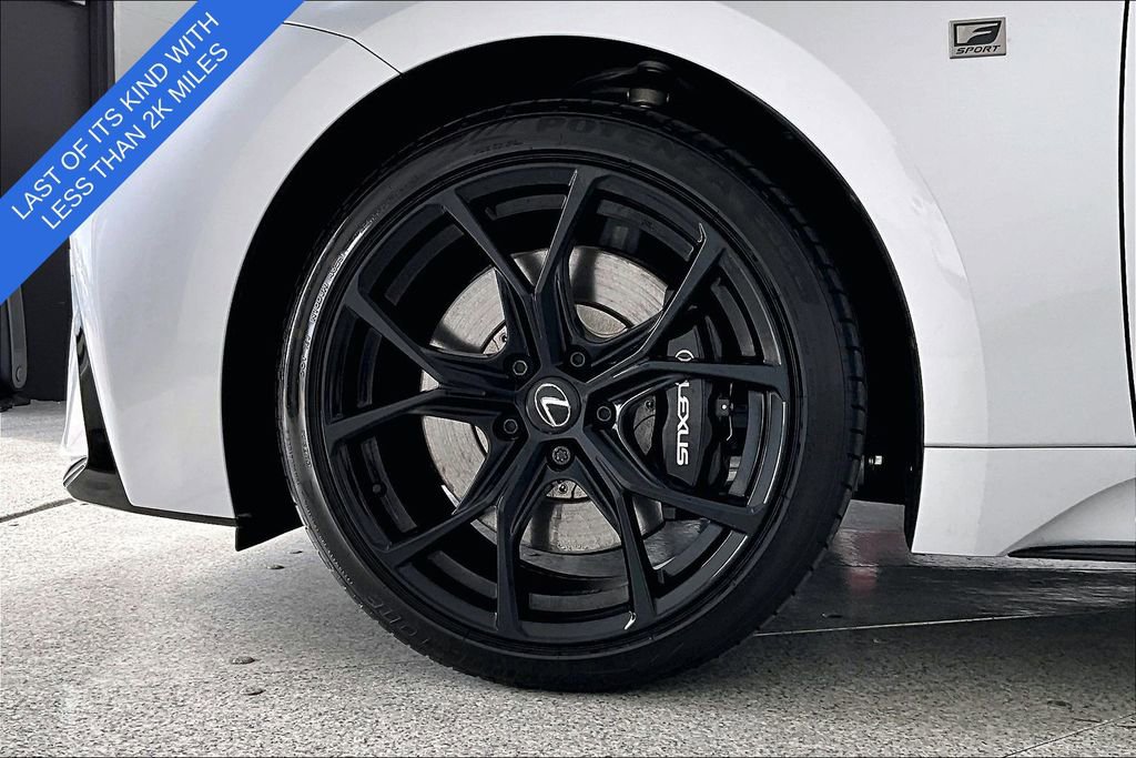 Used 2025 Lexus IS 500 RWD image 12