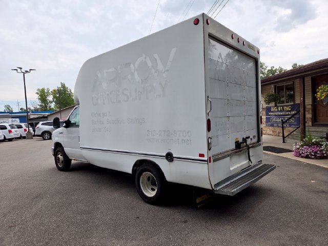 Used 2018 Ford E-350 and Econoline 350 Super Duty w/ Power Windows & Locks Group RWD image 4