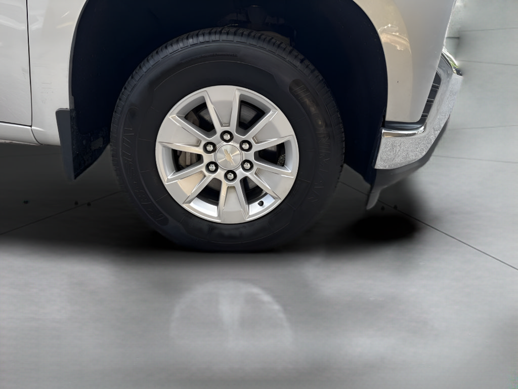 Used 2022 Chevrolet Silverado 1500 LT AWD/4WD image 2