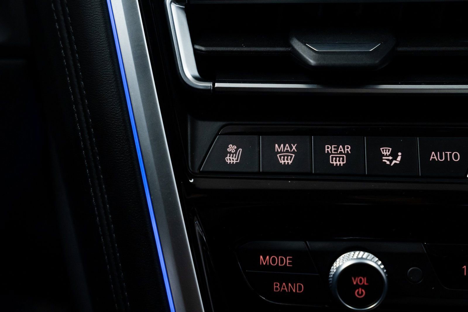 Used 2025 BMW M8 Competition w/ Driving Assistance Package image 14