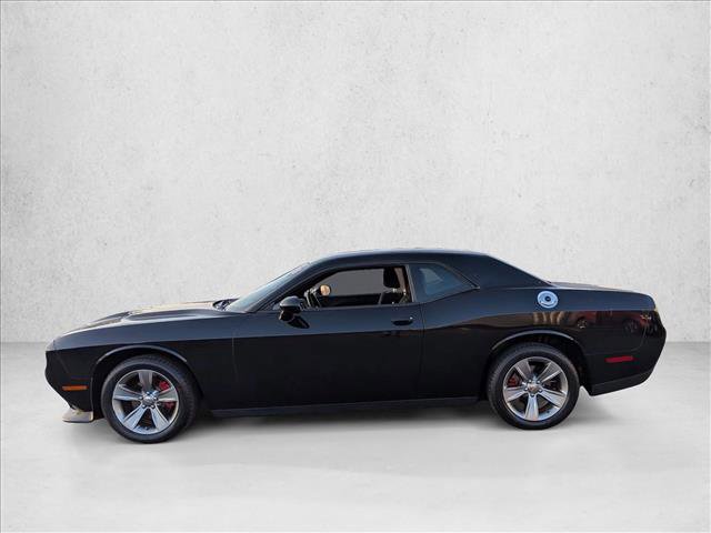 Used 2016 Dodge Challenger SXT image 9