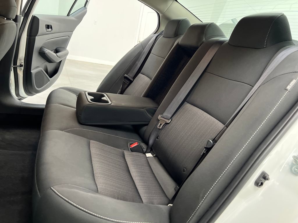 Used 2025 Nissan Altima 2.5 SV image 13