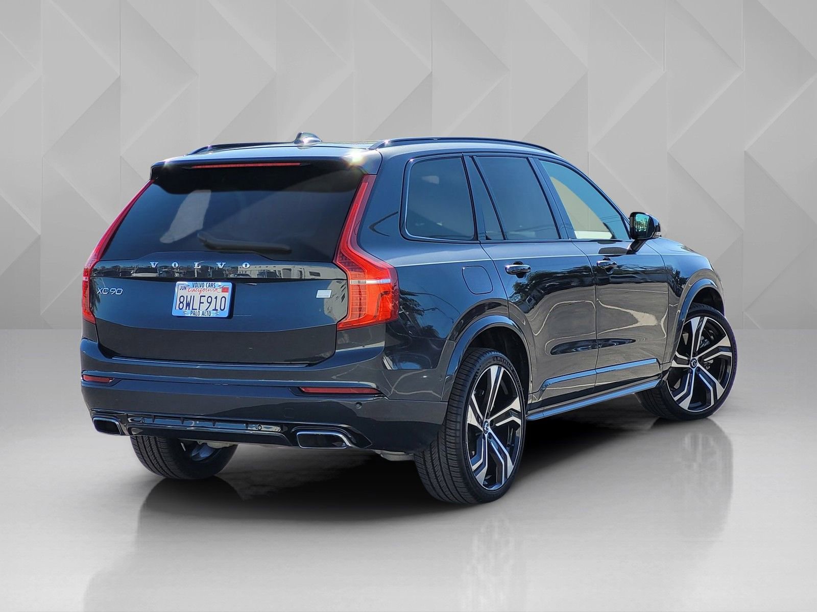Used 2021 Volvo XC90 T8 R-Design w/ Advanced Package image 6