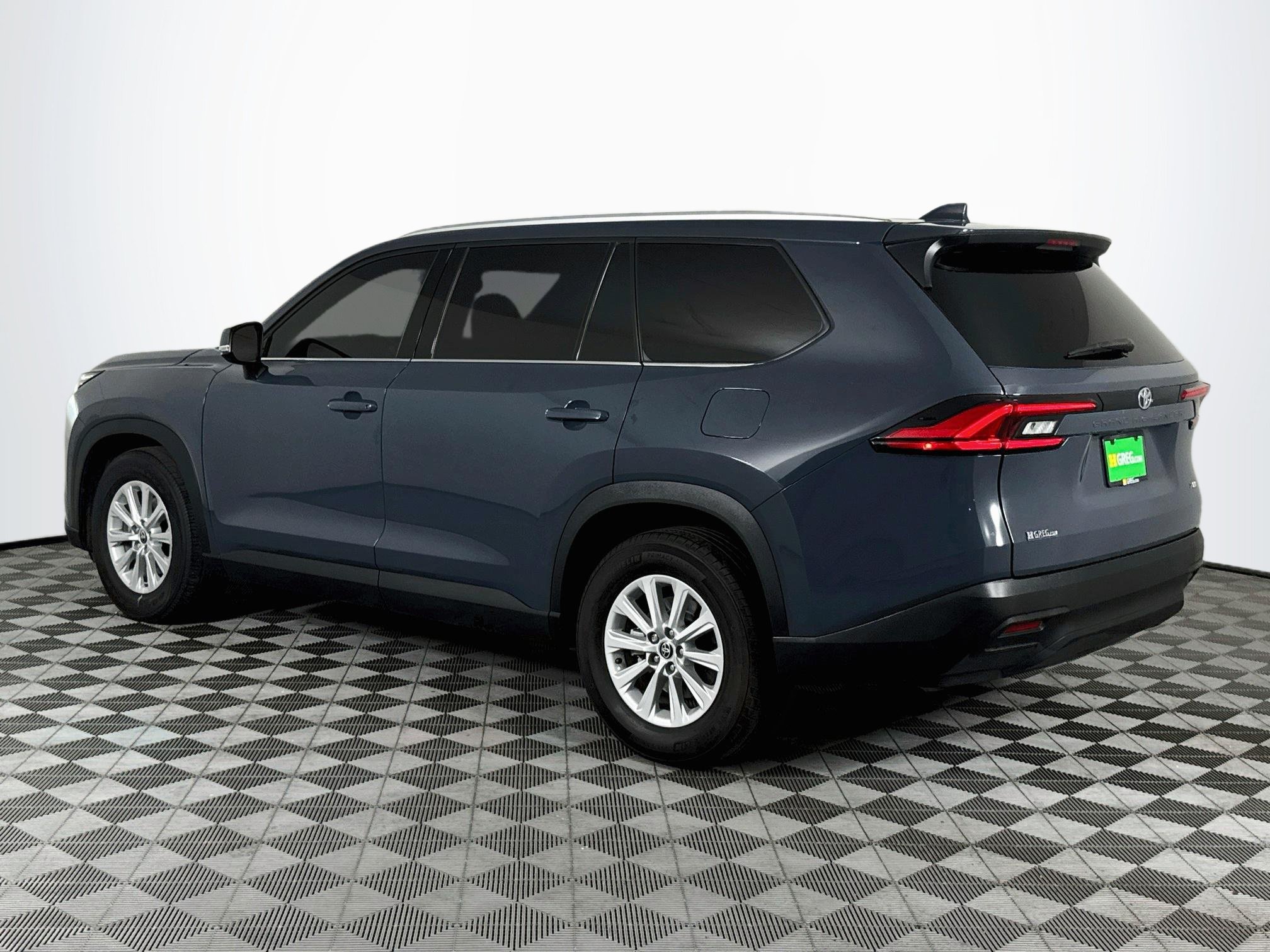 Used 2024 Toyota Grand Highlander FWD image 6