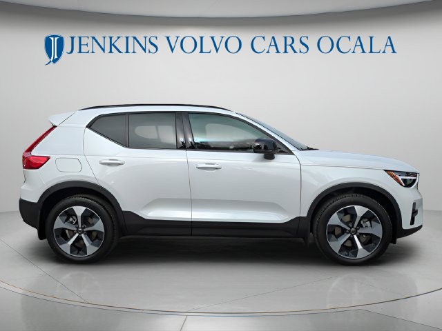 New 2026 Volvo XC40 B5 Plus w/ Protection Package Premier AWD/4WD image 3