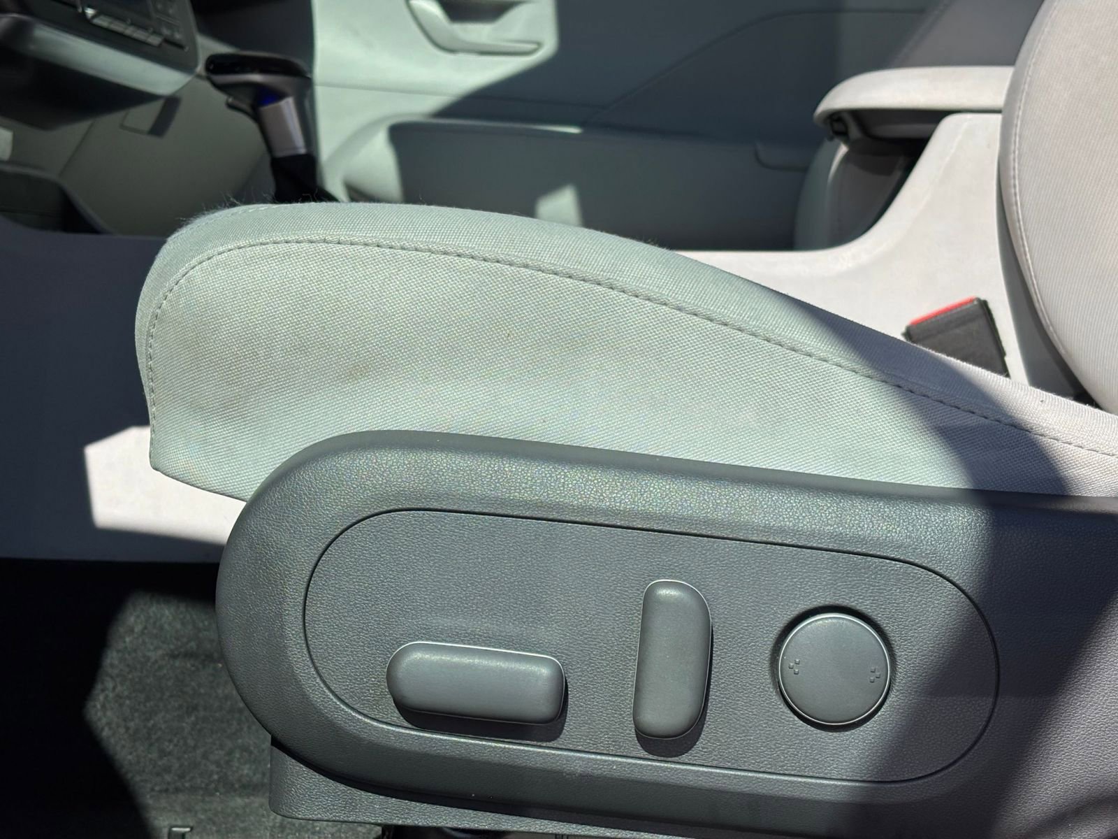 Used 2025 Hyundai Kona SEL image 29