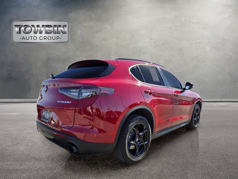 Used 2024 Alfa Romeo Stelvio Sprint AWD/4WD image 4