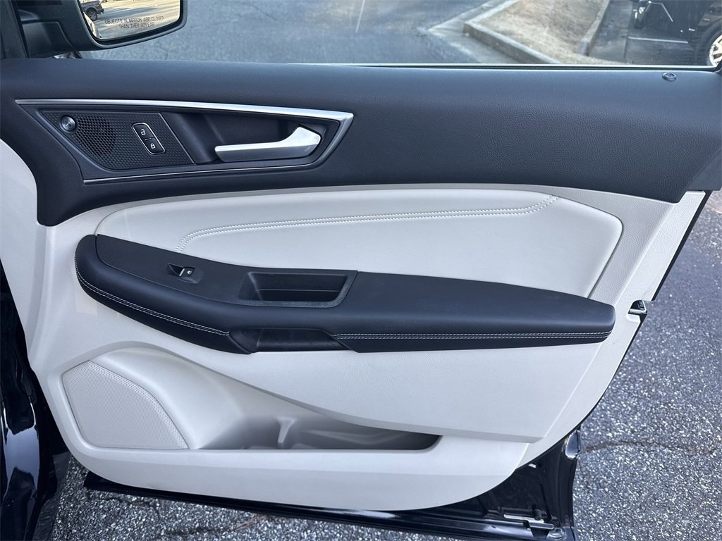 Used 2021 Ford Edge Titanium w/ Equipment Group 301A image 15