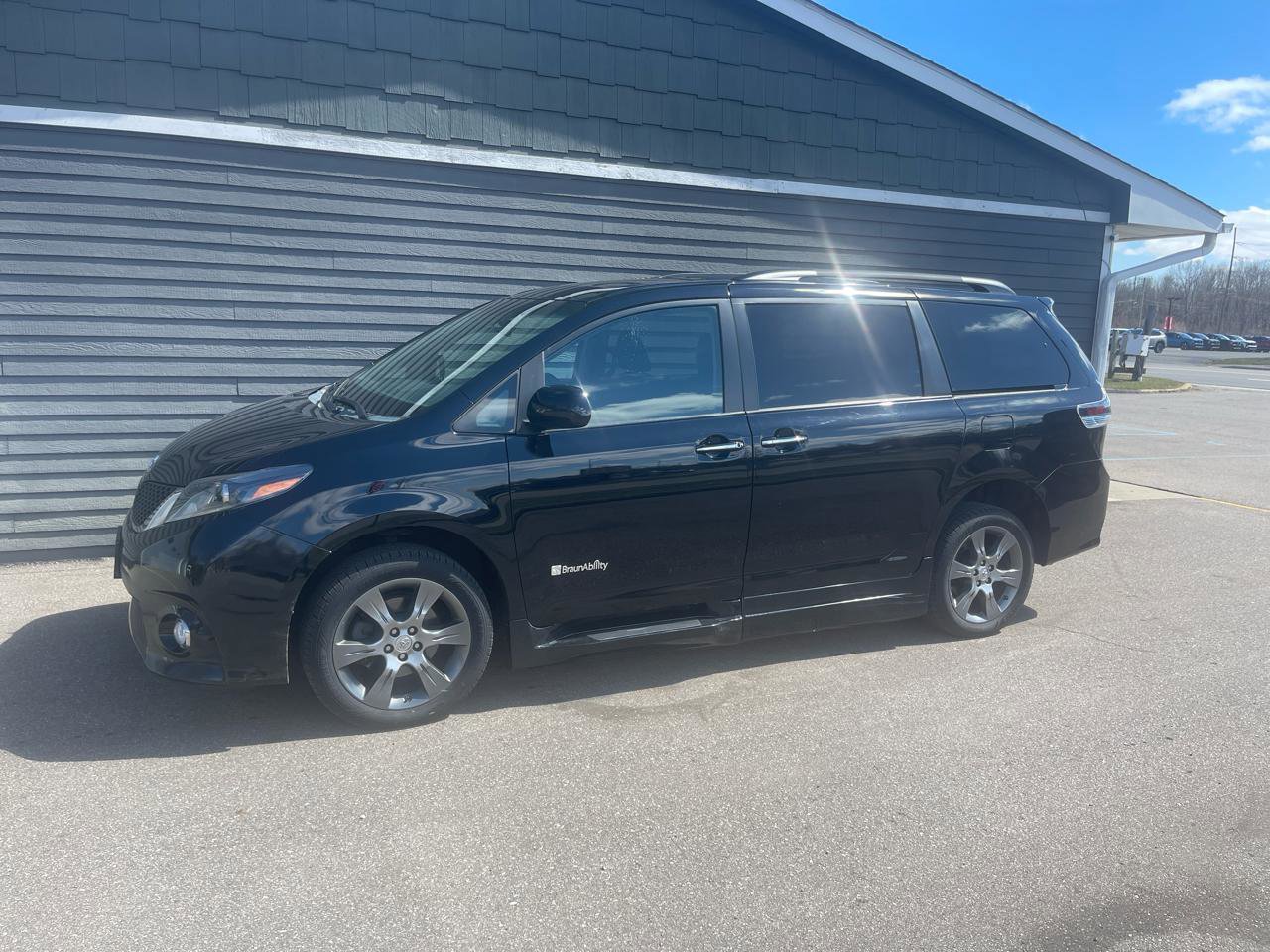 Used 2015 Honda Odyssey EX-L image 29
