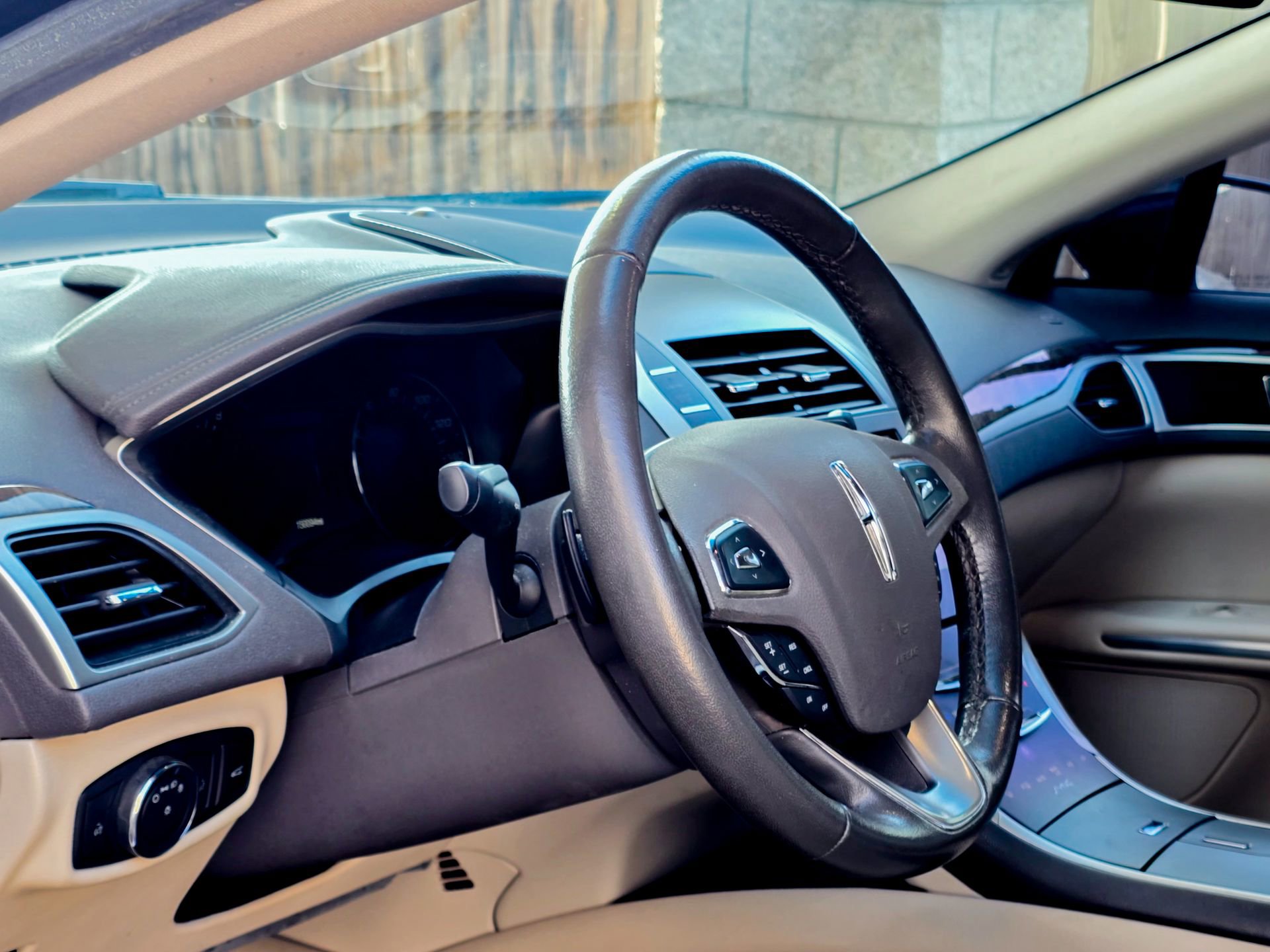 Used 2016 Lincoln MKZ image 11