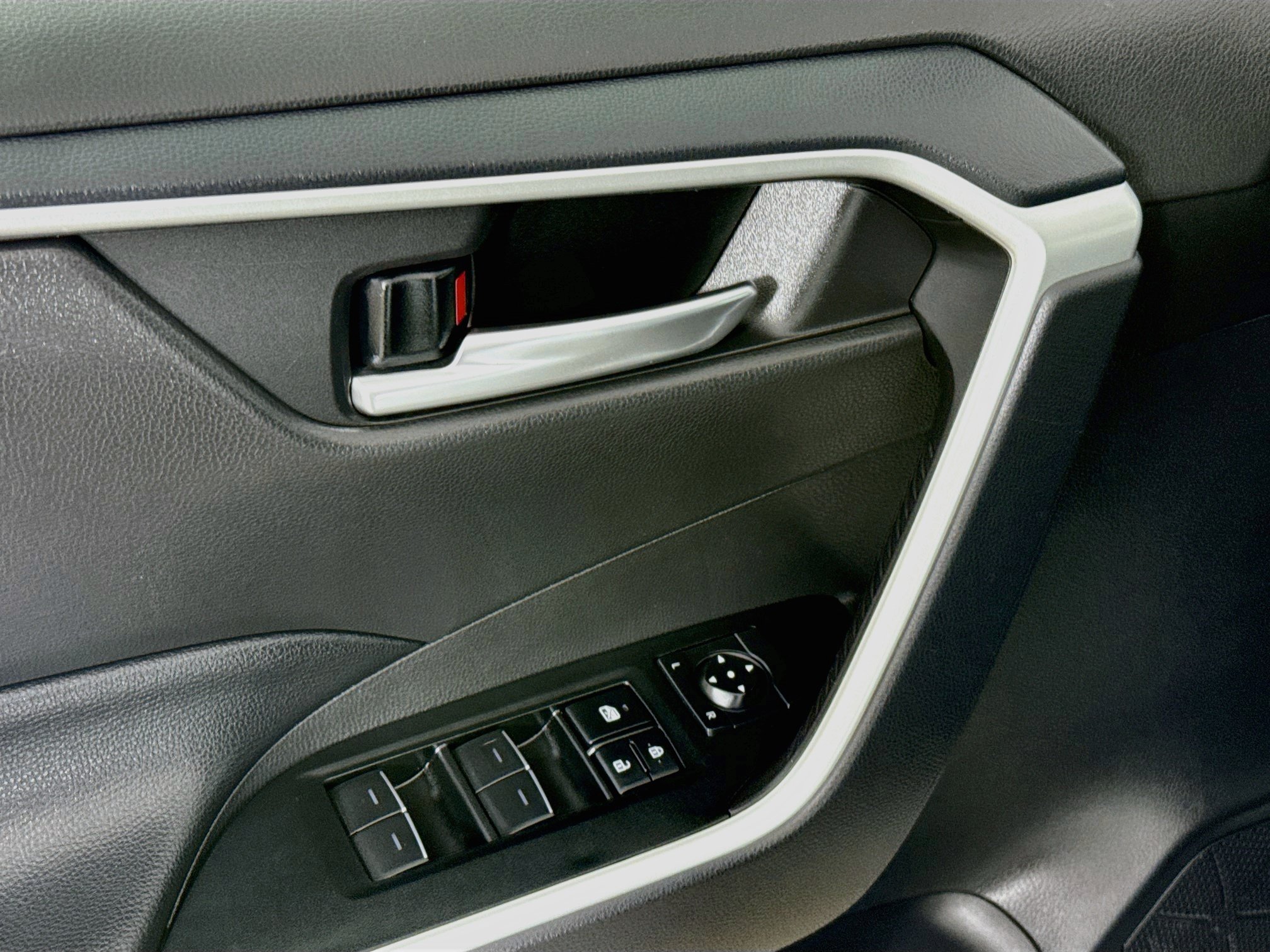 Certified 2025 Toyota RAV4 XLE AWD/4WD image 19