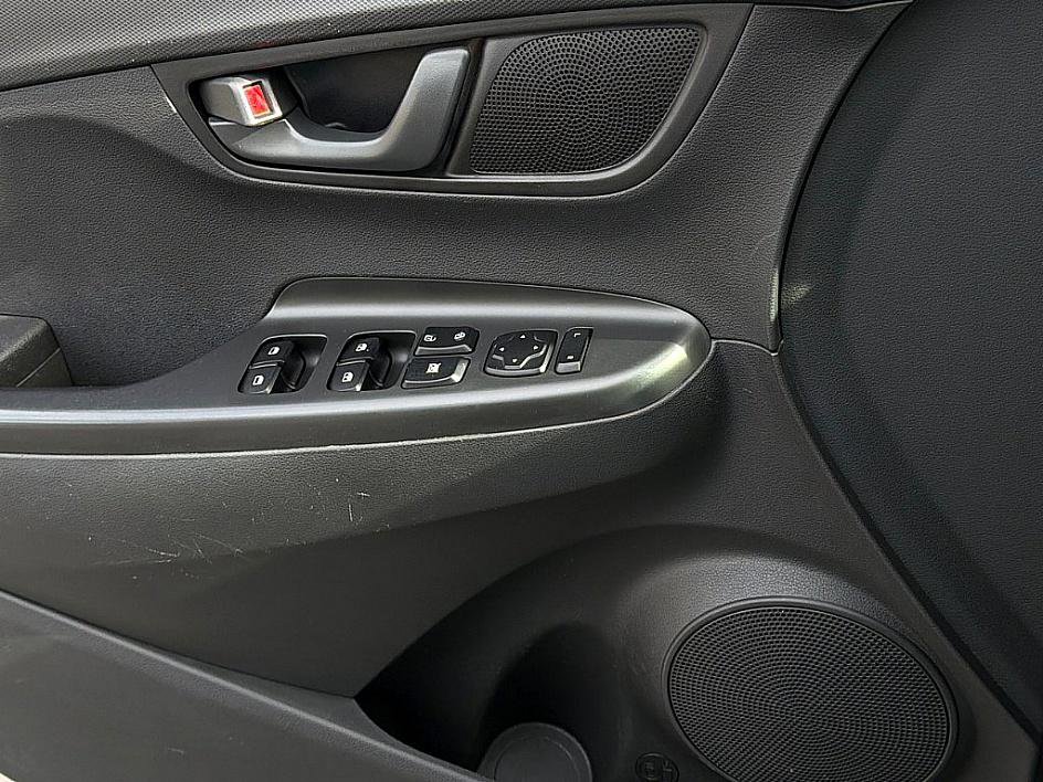 Certified 2023 Hyundai Kona SEL w/ Cargo Package image 18