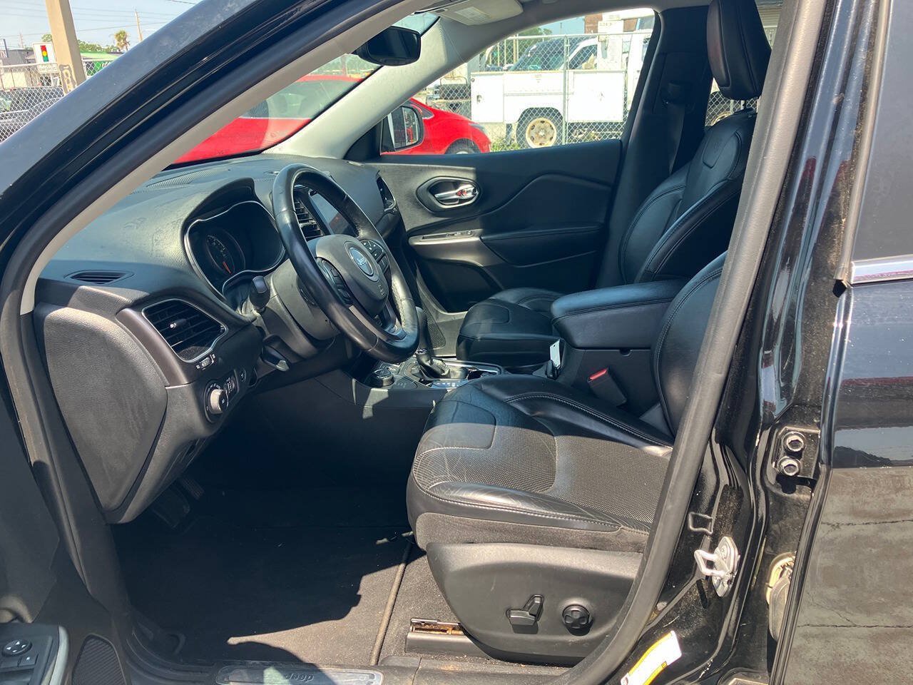 Used 2019 Jeep Cherokee Limited AWD/4WD image 14