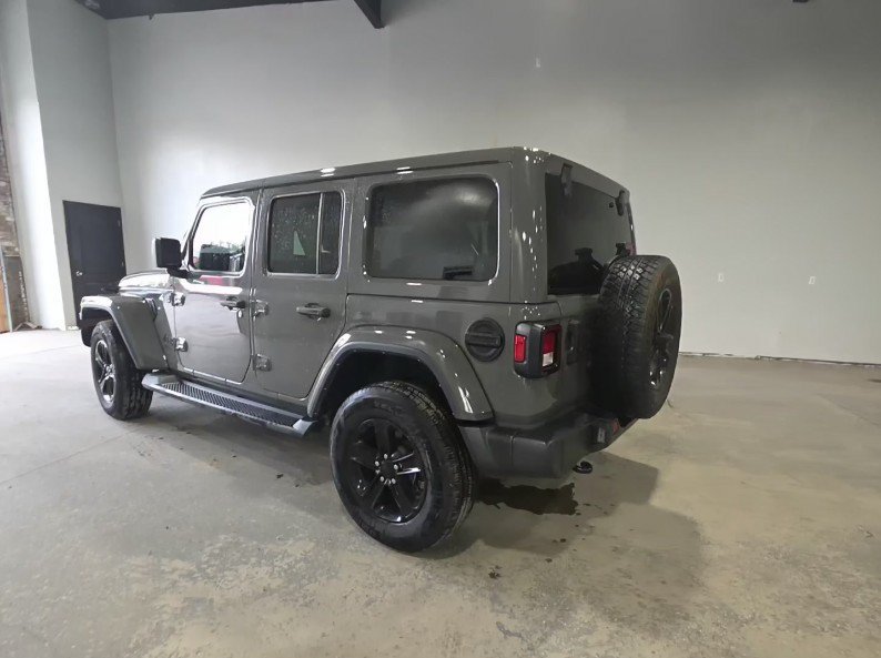 Used 2022 Jeep Wrangler Unlimited Sahara AWD/4WD image 4