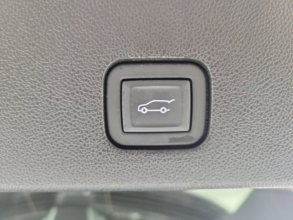 Certified 2024 Cadillac XT6 Premium Luxury w/ Technology Package image 9