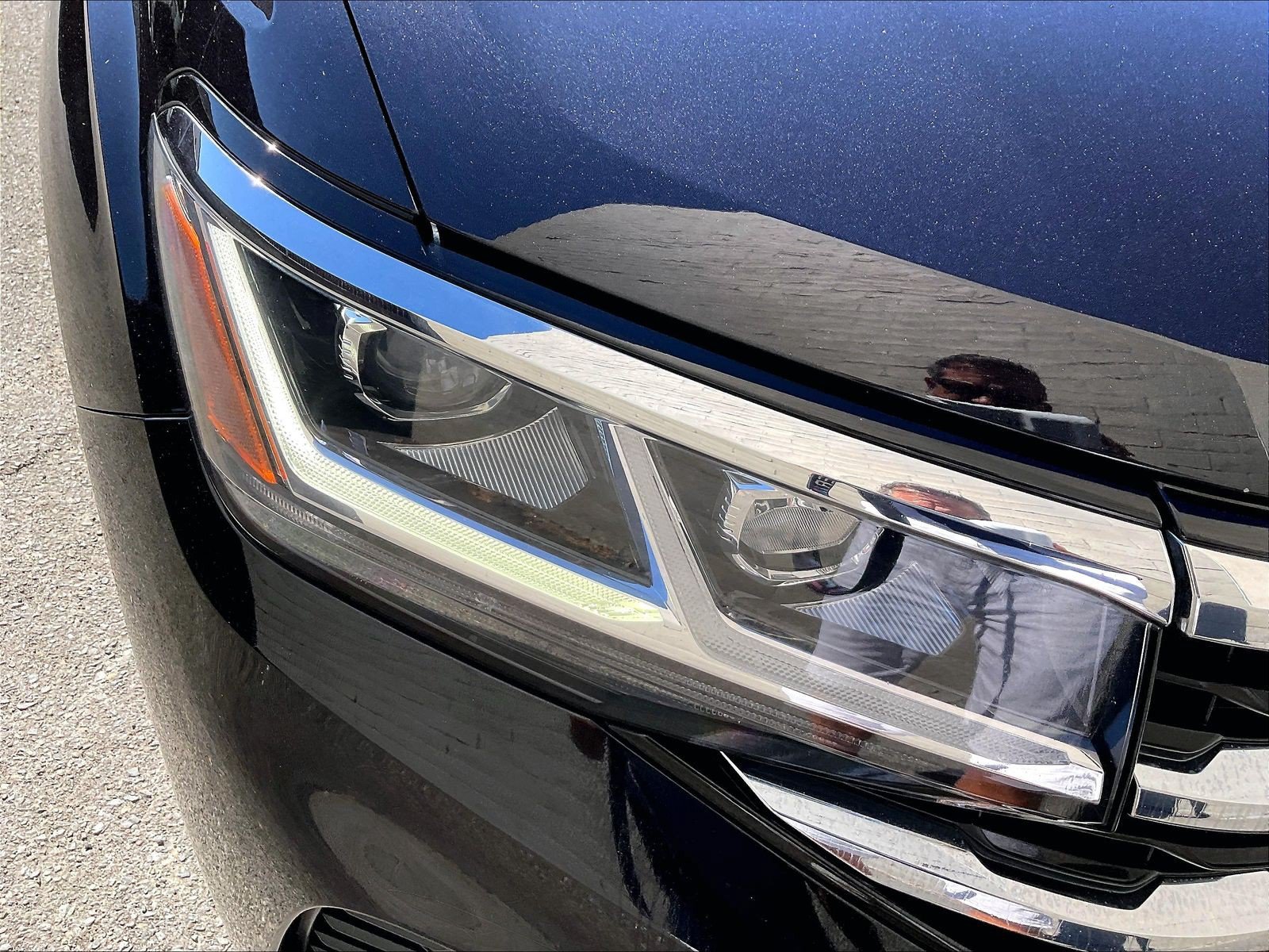 Certified 2020 Volkswagen Atlas Cross Sport S AWD/4WD image 27