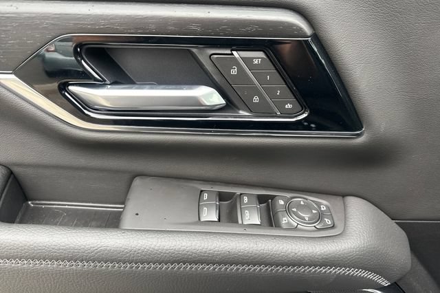 Used 2026 GMC Yukon XL Denali w/ Sun & Power Step Package AWD/4WD image 11