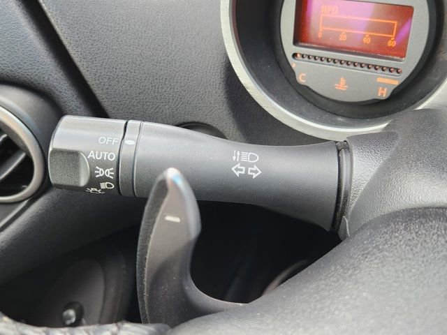 Used 2018 Nissan 370Z Roadster image 25