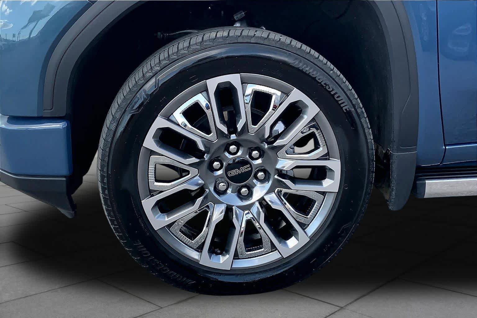 Used 2025 GMC Sierra 1500 Denali Ultimate AWD/4WD image 11