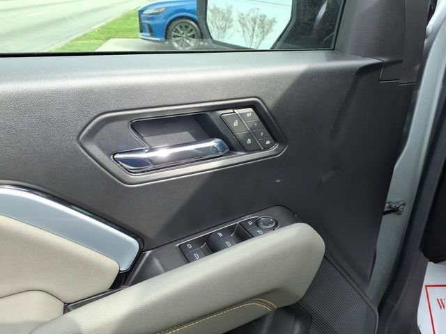 Used 2025 Chevrolet Colorado ZR2 w/ Technology Package image 12