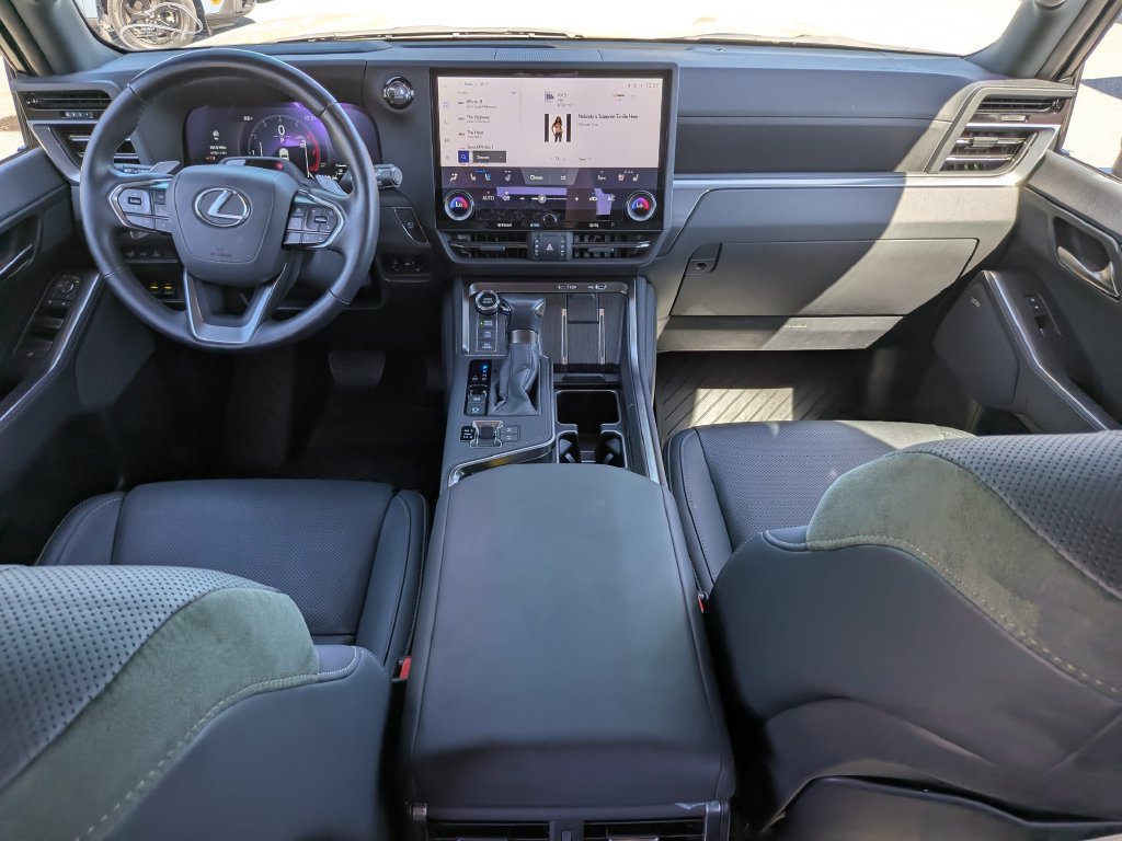 Used 2026 Lexus GX 550 AWD/4WD image 14