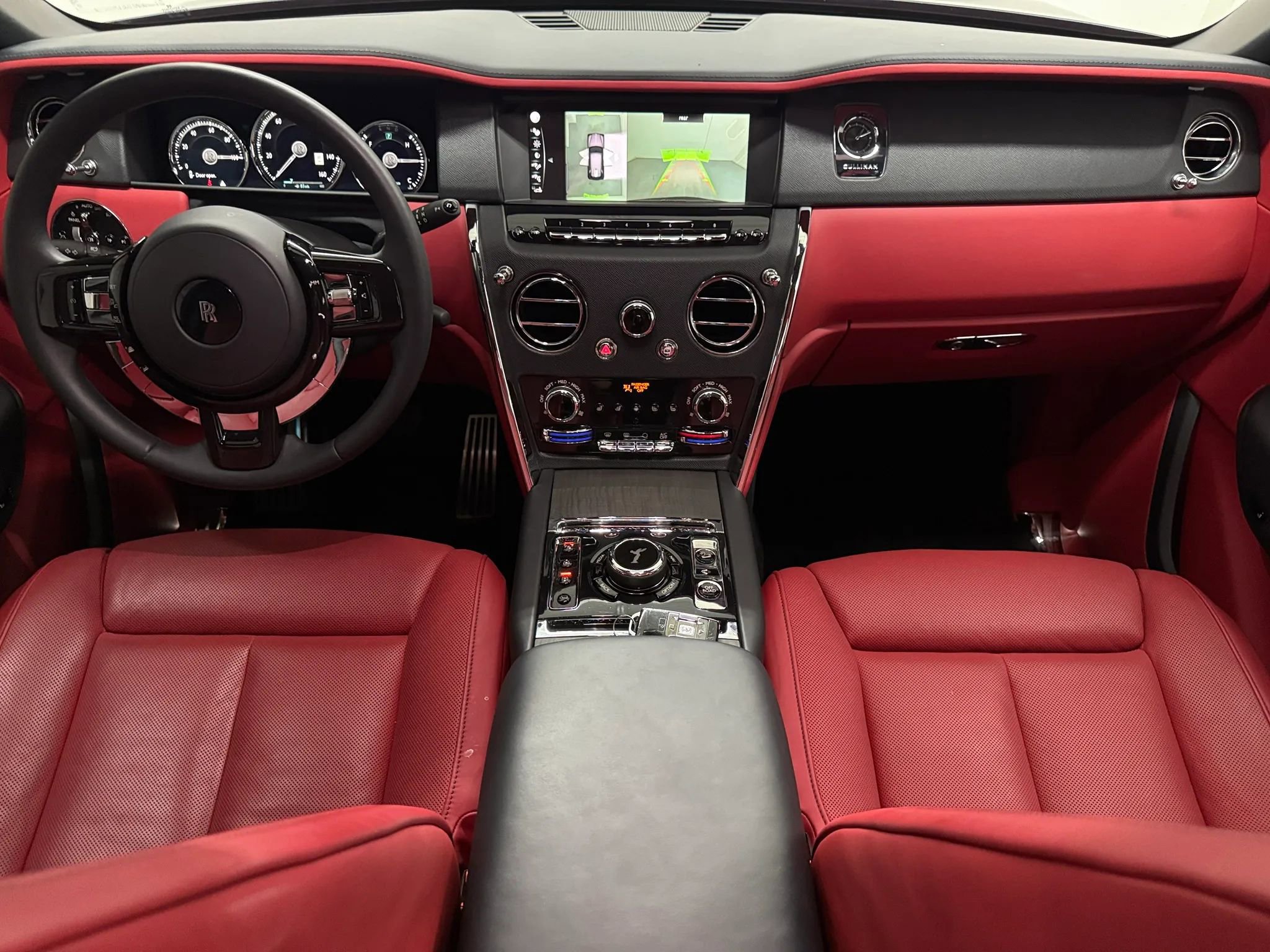 Used 2024 Rolls-Royce Cullinan image 2