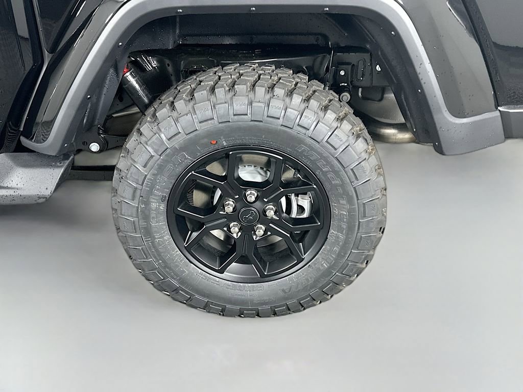 New 2025 Jeep Gladiator Sport image 17