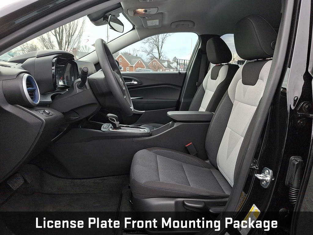 Used 2025 Chevrolet Trax LS image 11