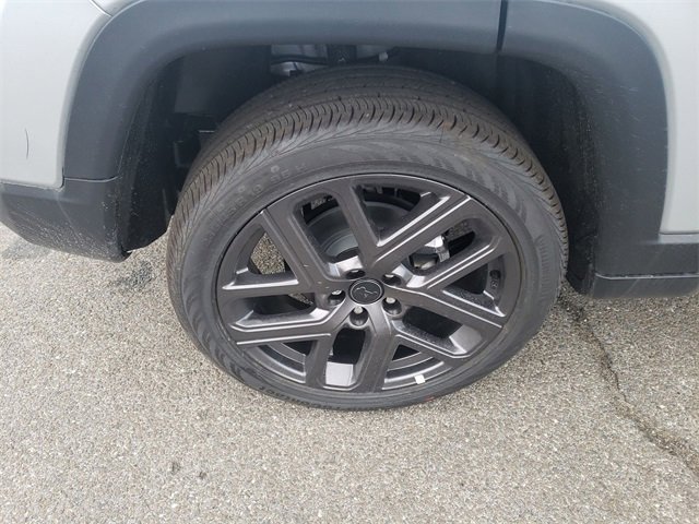 New 2026 Jeep Compass Limited image 18