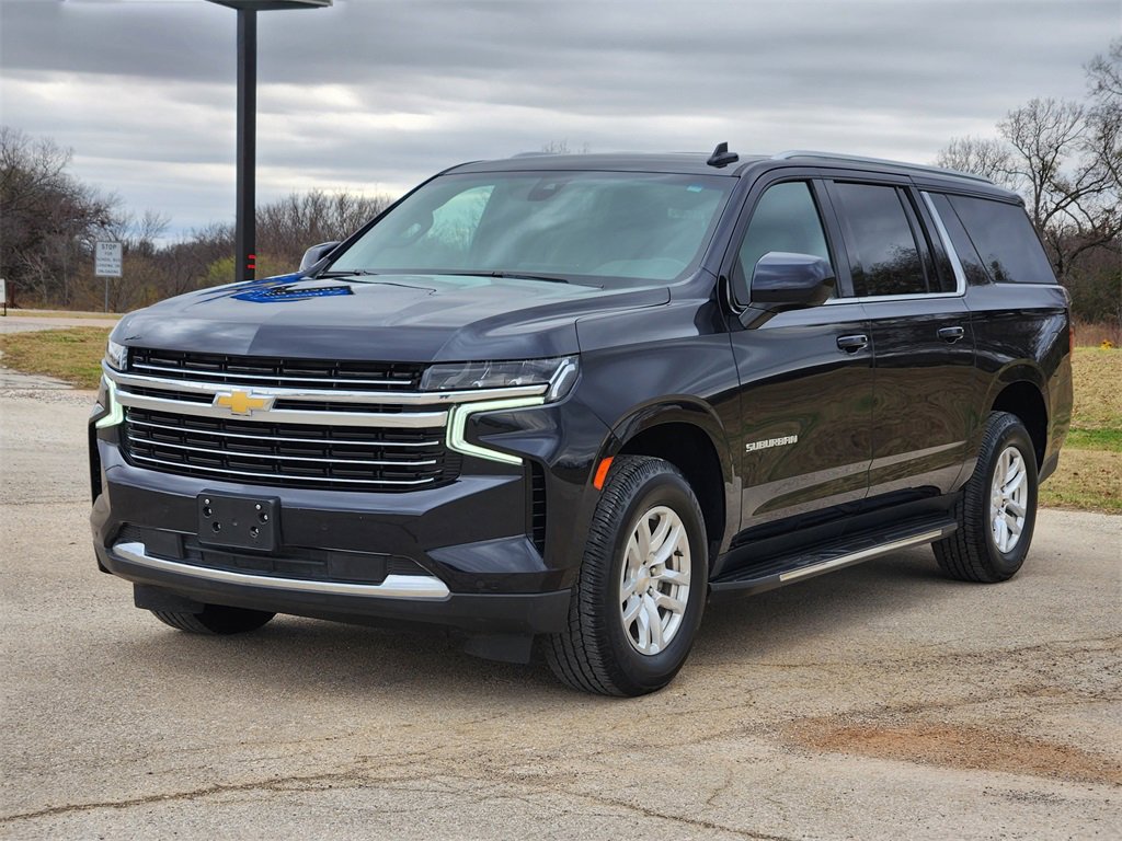 Used 2022 Chevrolet Suburban LT image 3