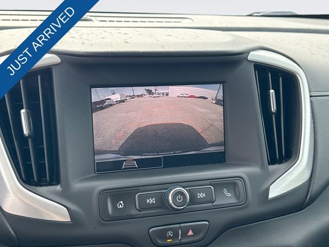 Used 2024 GMC Terrain SLE w/ Driver Convenience Package image 17