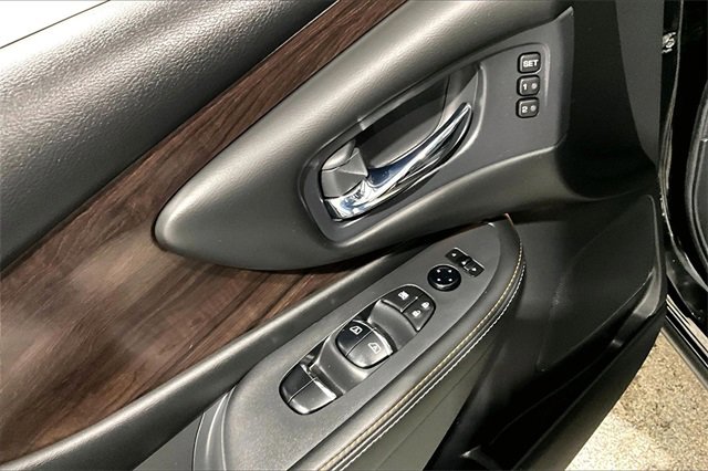 Used 2021 Nissan Murano Platinum image 37