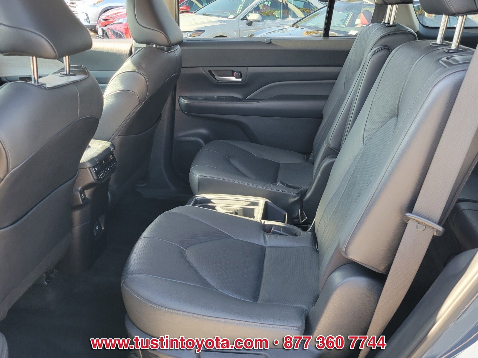 Used 2024 Toyota Grand Highlander Limited image 4