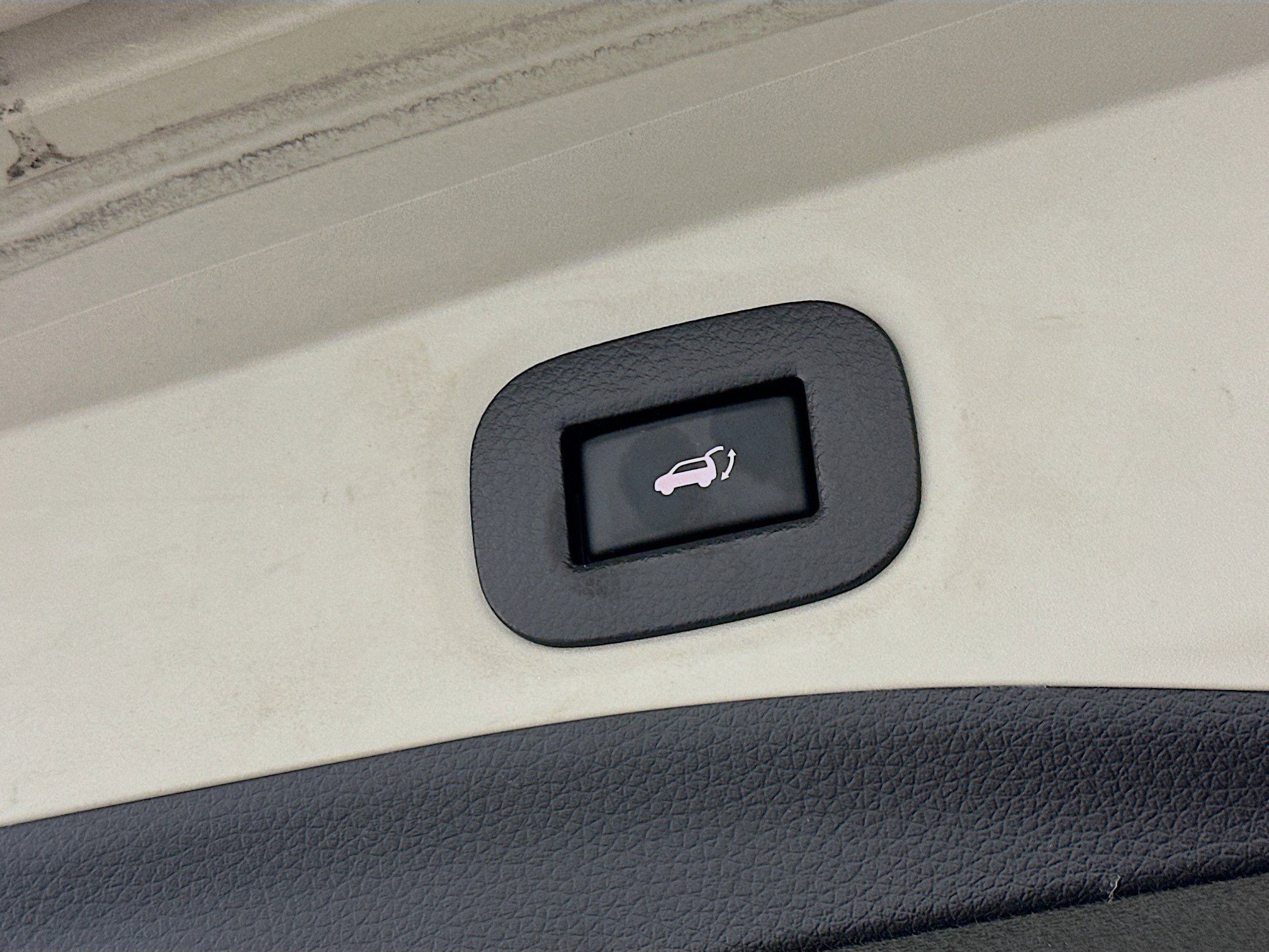 Used 2017 Nissan Rogue SV w/ SV Premium Package image 31