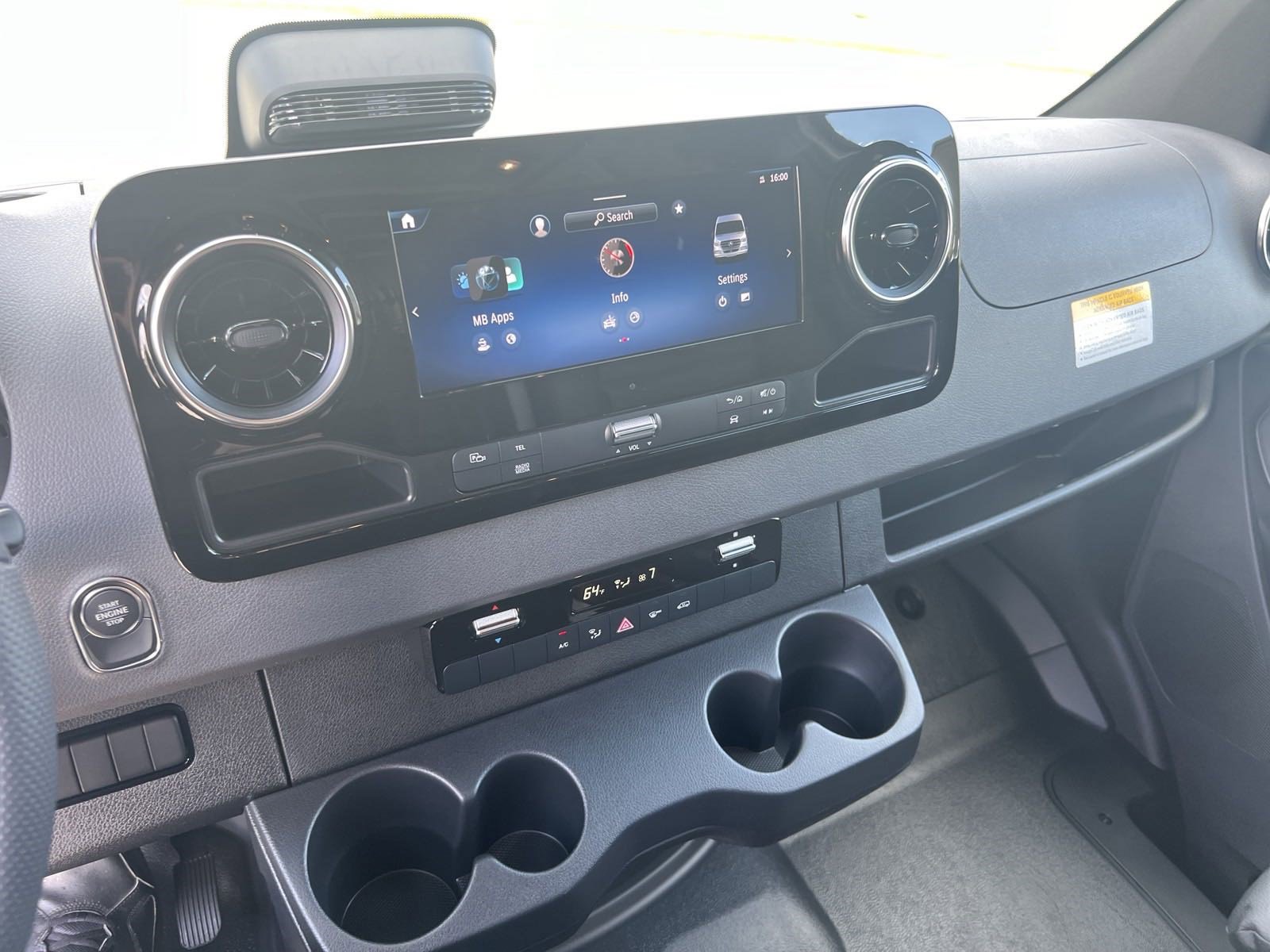 New 2025 Mercedes-Benz Sprinter 2500 image 32