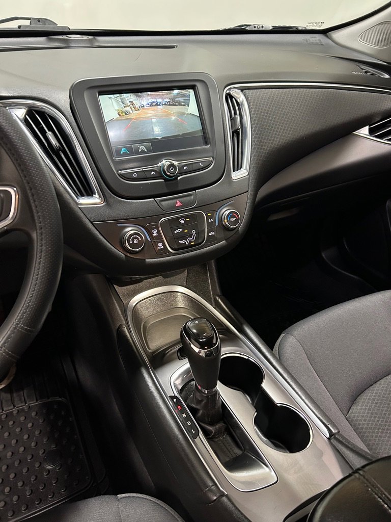 Used 2016 Chevrolet Malibu LT image 12