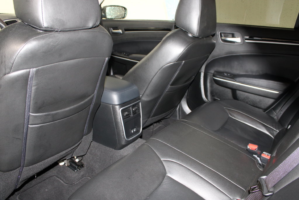 Used 2023 Chrysler 300 Touring AWD/4WD image 23