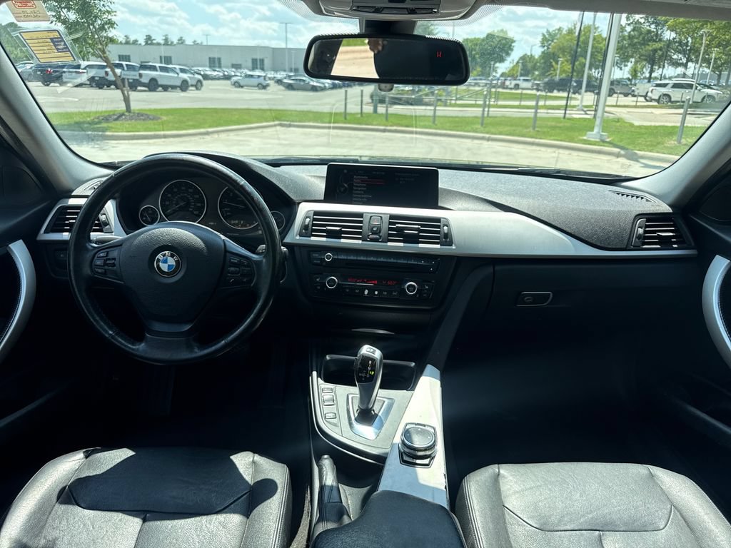 Used 2015 BMW 320i xDrive Sedan AWD/4WD image 16