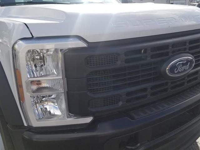 New 2025 Ford F550 2WD Regular Cab Super Duty image 9