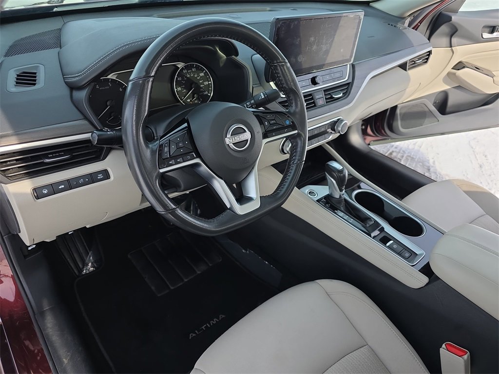 Used 2023 Nissan Altima 2.5 SV w/ SV Premium Package image 15