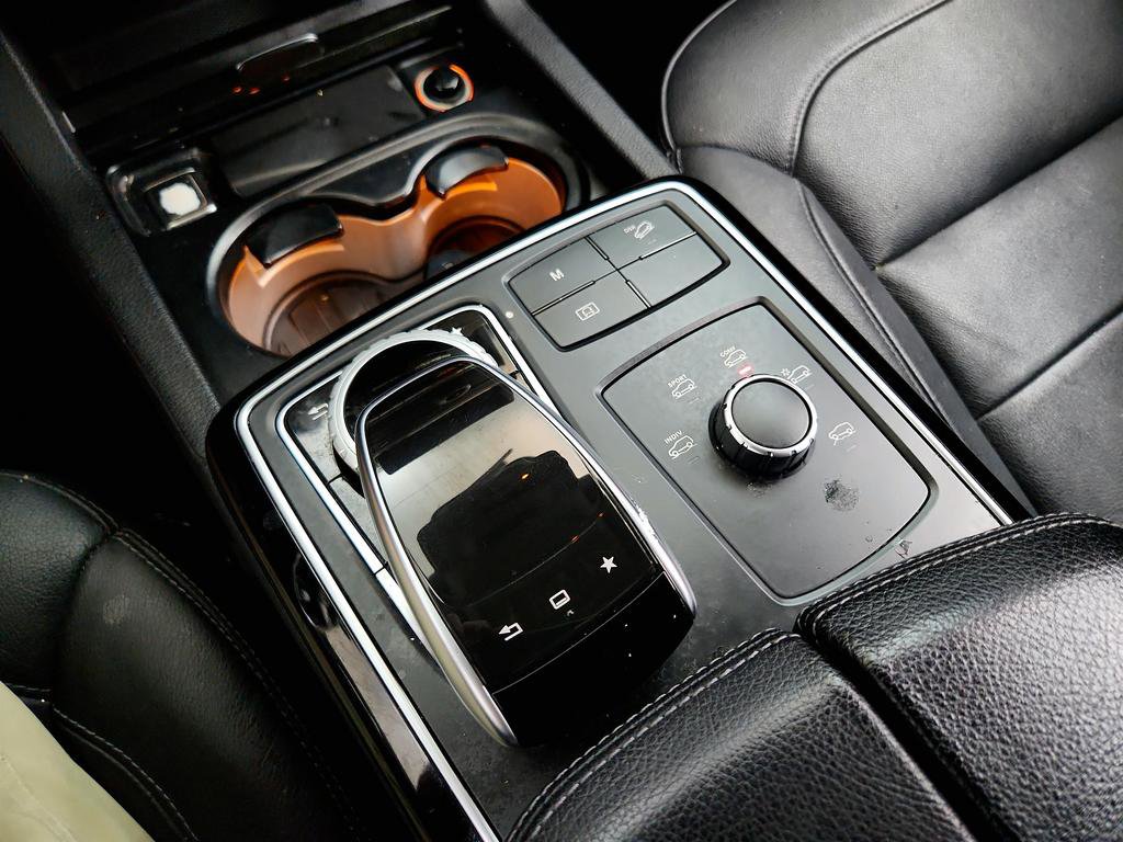 Used 2016 Mercedes-Benz GLE 400 4MATIC w/ Parking Assist Package image 18