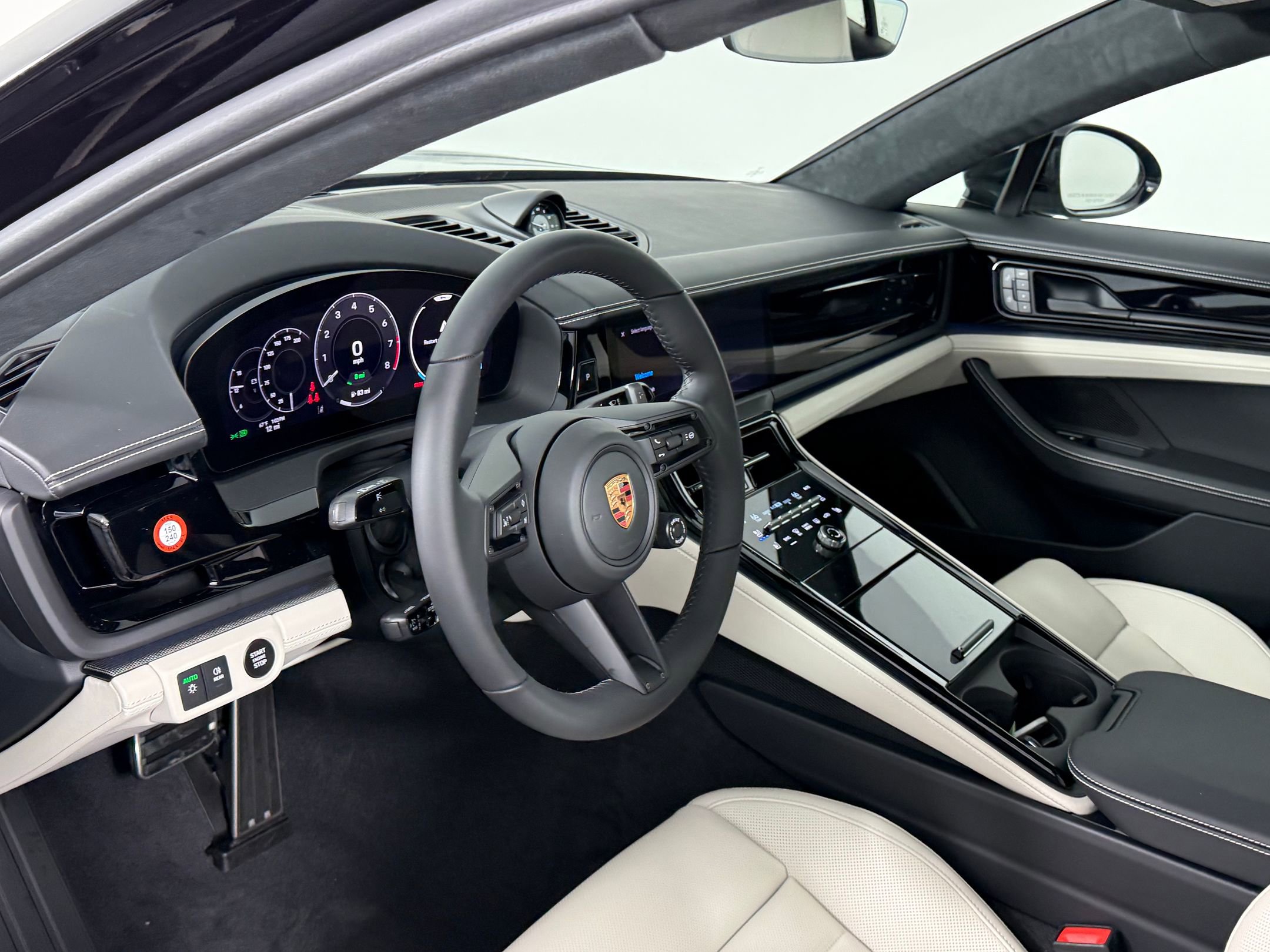 New 2026 Porsche Panamera 4 image 4