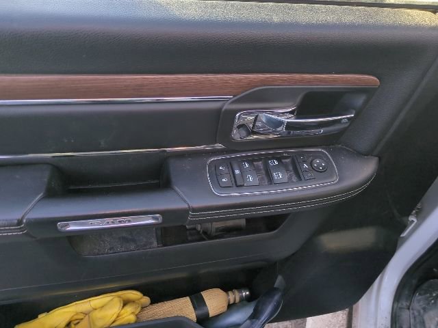 Used 2014 RAM 1500 Laramie w/ Convenience Group image 10