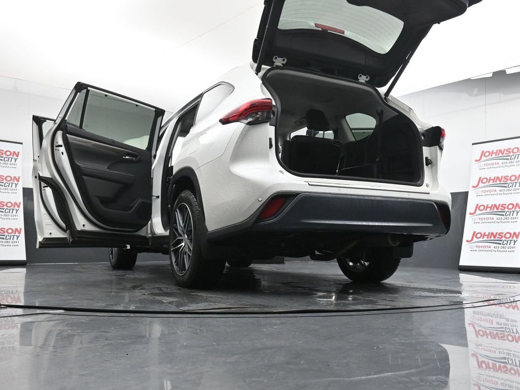 Used 2020 Toyota Highlander Limited image 30