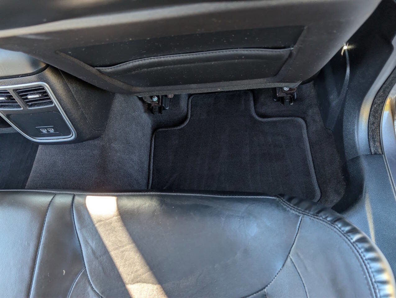 Used 2016 Chrysler 300 Limited w/ Driver Convenience Group image 23