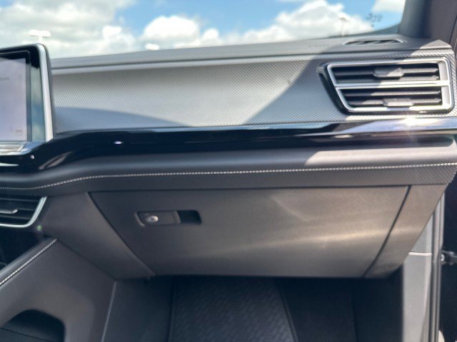 New 2025 Volkswagen Atlas Cross Sport SEL image 32