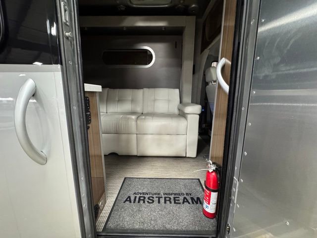 Used 2018 Mercedes-Benz Sprinter 3500 image 26
