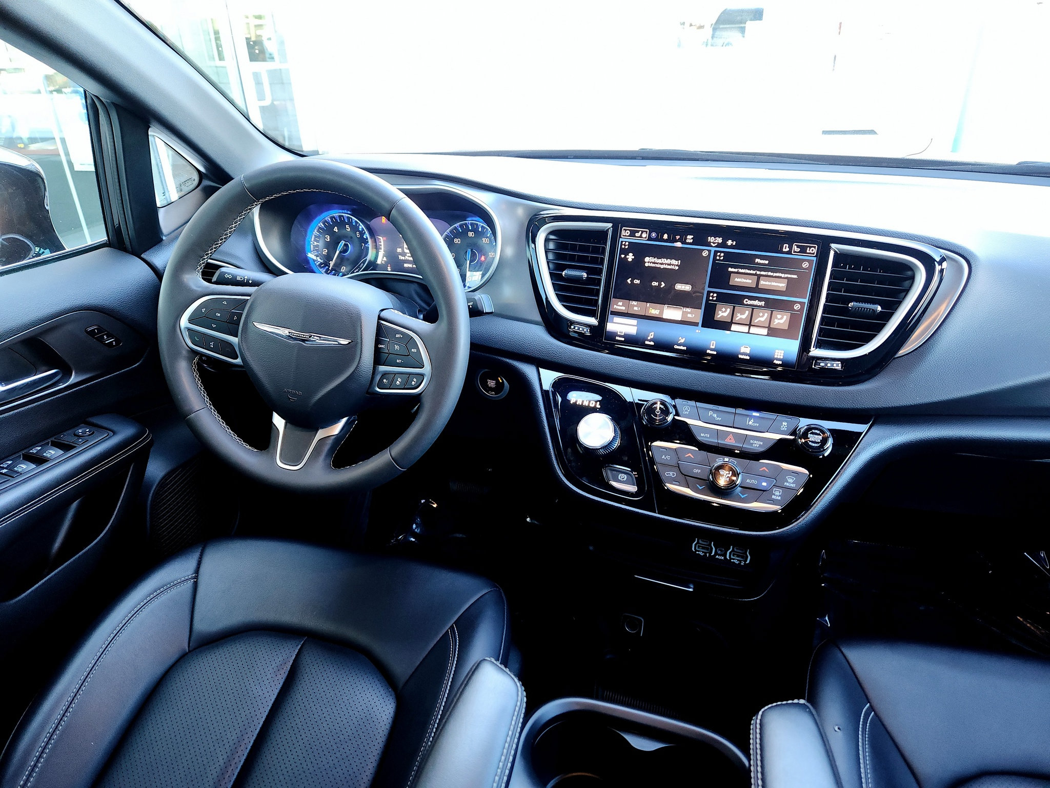 Used 2025 Chrysler Pacifica Select FWD image 25
